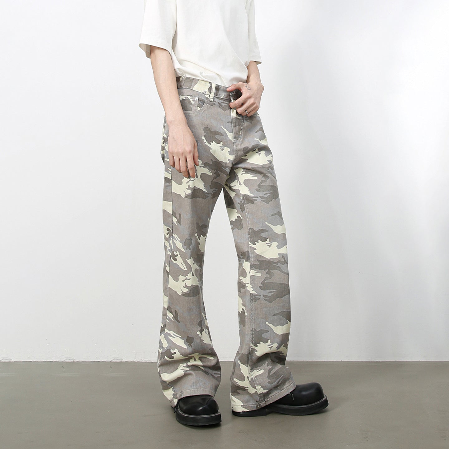 Jiezhan Youhuo: American camouflage slightly flared jeans, 25 autumn street loose casual pants