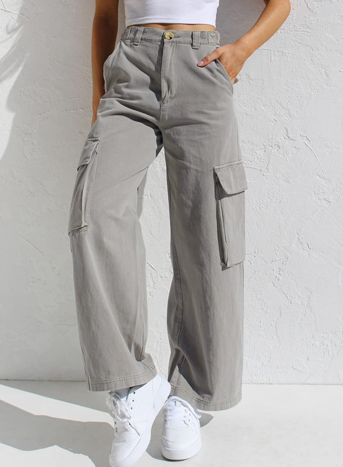 Multi-pocket cargo jeans woman