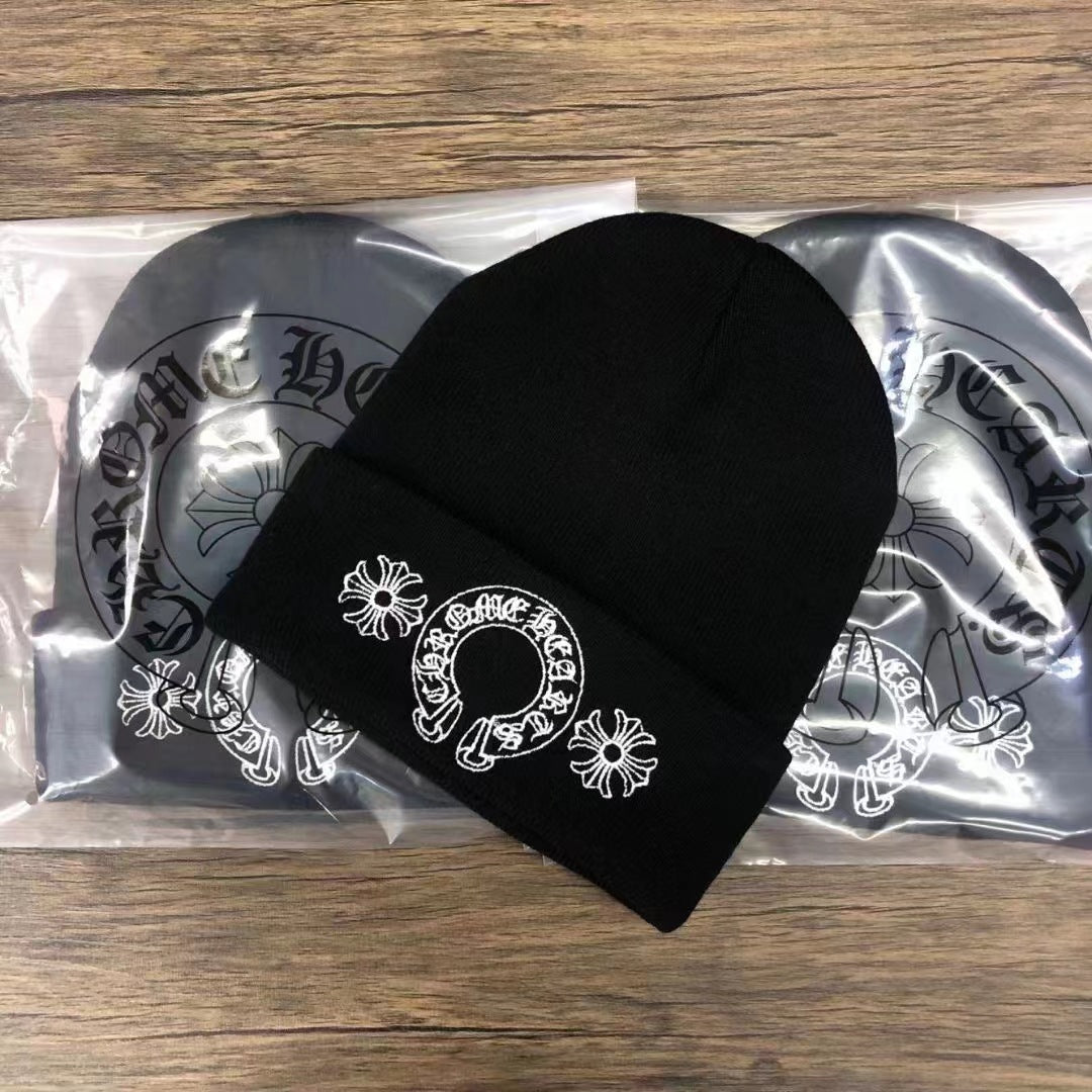 Woolen and knitted hats for autumn and winter