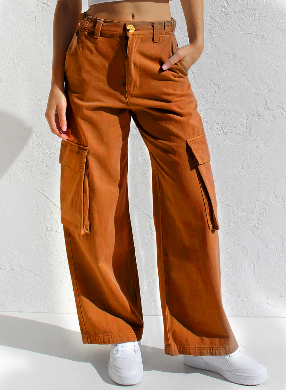 Multi-pocket cargo jeans woman